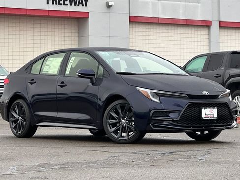 New 2026 Toyota Corolla SE image 2