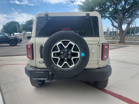 New 2026 Ford Bronco Outer Banks AWD/4WD image 4