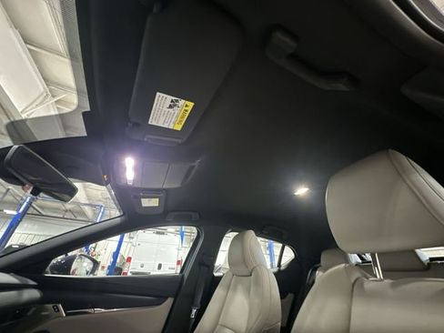 Used 2019 MAZDA MAZDA3 Hatchback w/ Preferred Package FWD image 20