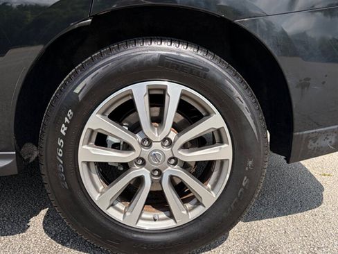 Used 2015 Nissan Pathfinder SV w/ Cargo Package AWD/4WD image 27