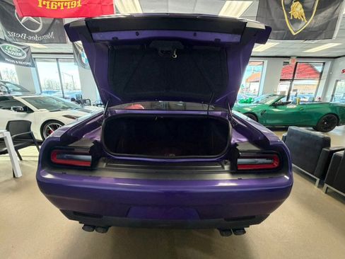 Used 2018 Dodge Challenger SXT w/ Super Sport Group (SS/T) image 22