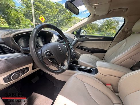 Used 2017 Lincoln MKC Premiere image 19