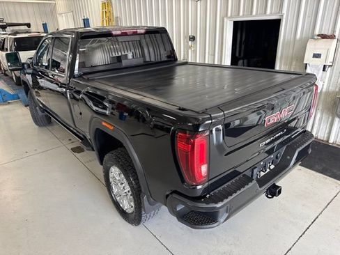 Used 2023 GMC Sierra 2500 Denali w/ Denali Black Diamond Edition AWD/4WD image 11