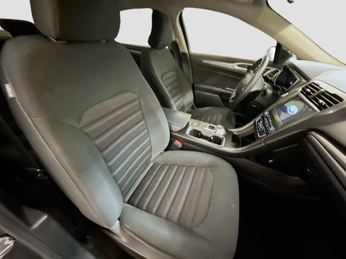 Used 2018 Ford Fusion SE image 31