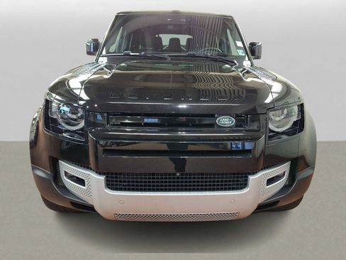 Used 2023 Land Rover Defender 130 SE image 2