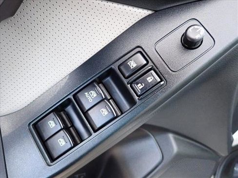 Used 2014 Subaru Forester 2.5i Touring AWD/4WD image 16