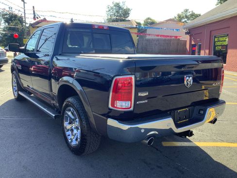 Used 2017 RAM 1500 Laramie w/ Convenience Group image 5