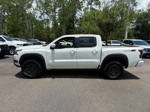 Used 2026 Nissan Frontier PRO-4X AWD/4WD image 2