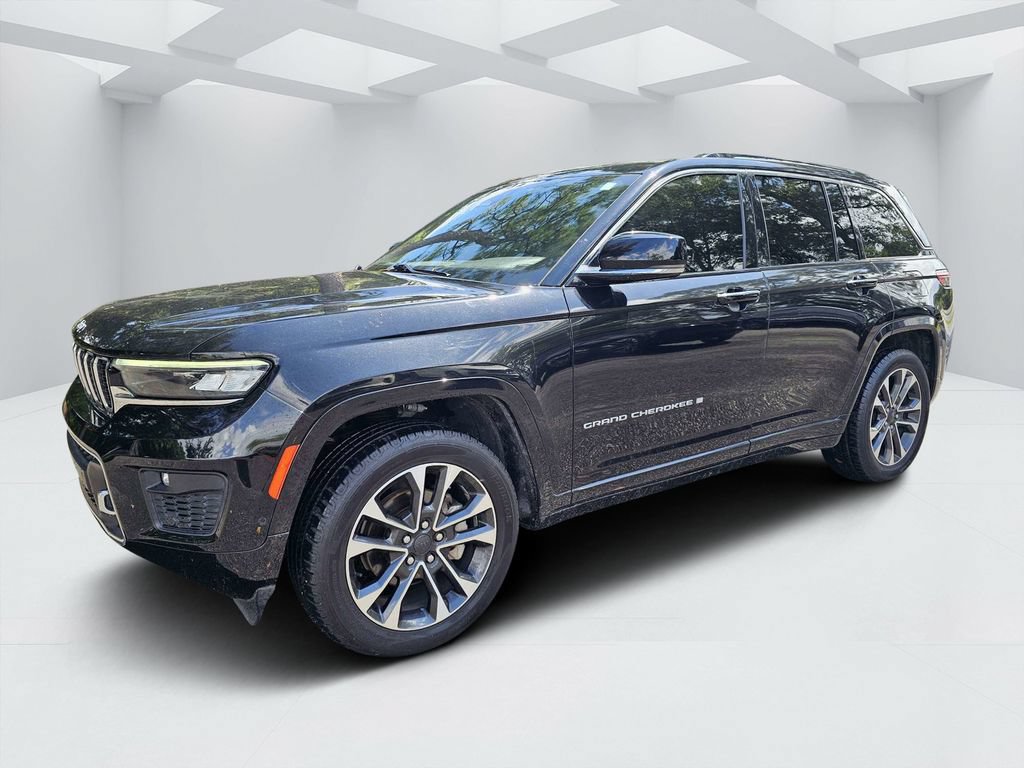 Used 2022 Jeep Grand Cherokee Overland w/ Luxury Tech Group IV AWD/4WD image 7