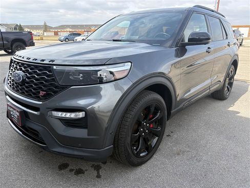Used 2020 Ford Explorer ST w/ ST Street Pack AWD/4WD image 2