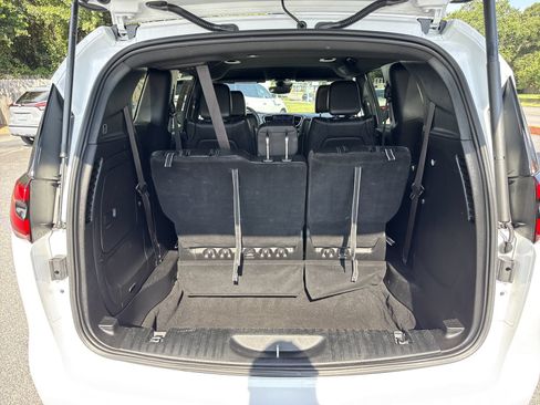 Used 2024 Chrysler Pacifica Limited FWD image 35