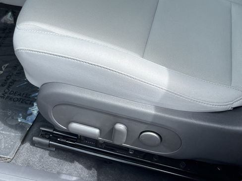 Certified 2024 Hyundai Kona SEL FWD image 17