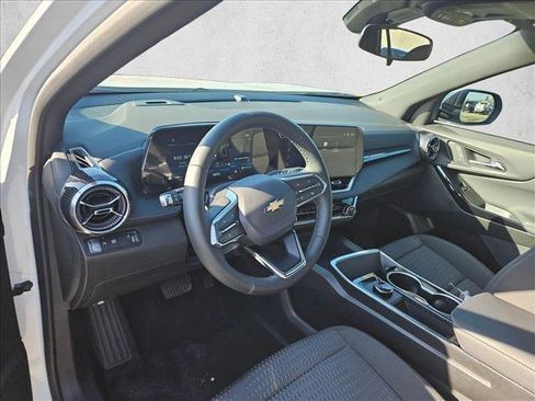 Certified 2026 Chevrolet Equinox LT image 3