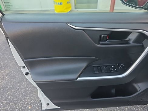 Certified 2021 Toyota RAV4 LE FWD image 13