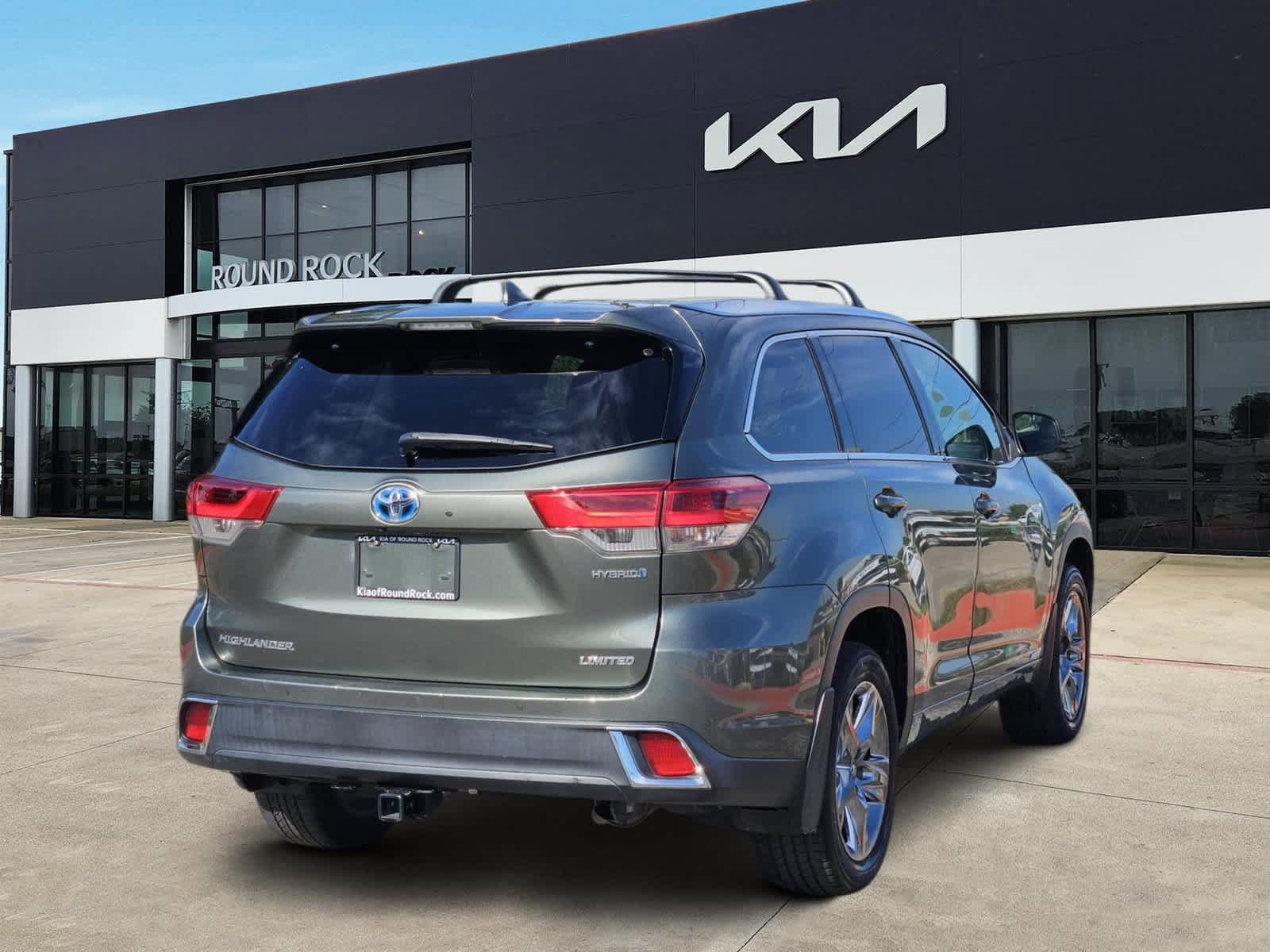 Used 2019 Toyota Highlander Limited Platinum w/ Carpet Mat Package (TMS) AWD/4WD image 5