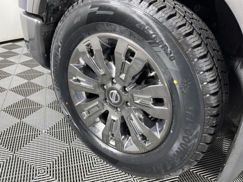 Used 2018 Nissan Titan Platinum Reserve RWD image 10