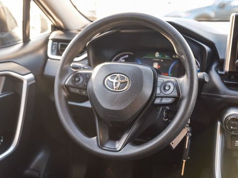 Certified 2025 Toyota RAV4 LE AWD/4WD image 16