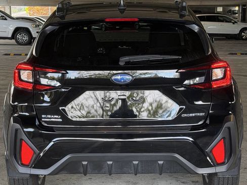 Used 2025 Subaru Crosstrek 2.5i Premium w/ Convenience Package #2 image 4