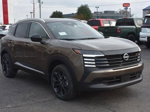 New 2026 Nissan Kicks SR w/ SR Premium Package image 3