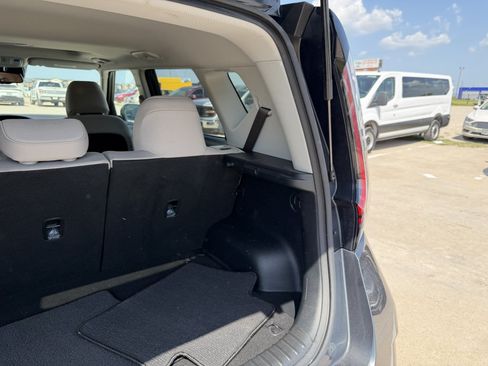 Used 2025 Kia Soul EX FWD image 4