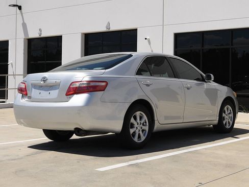 Used 2008 Toyota Camry LE FWD image 8