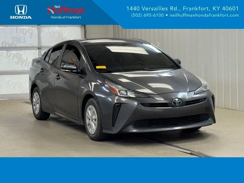 Used 2021 Toyota Prius LE image 1