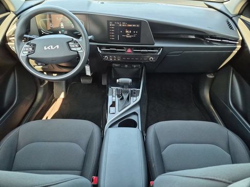 Used 2025 Kia Niro LX FWD image 25