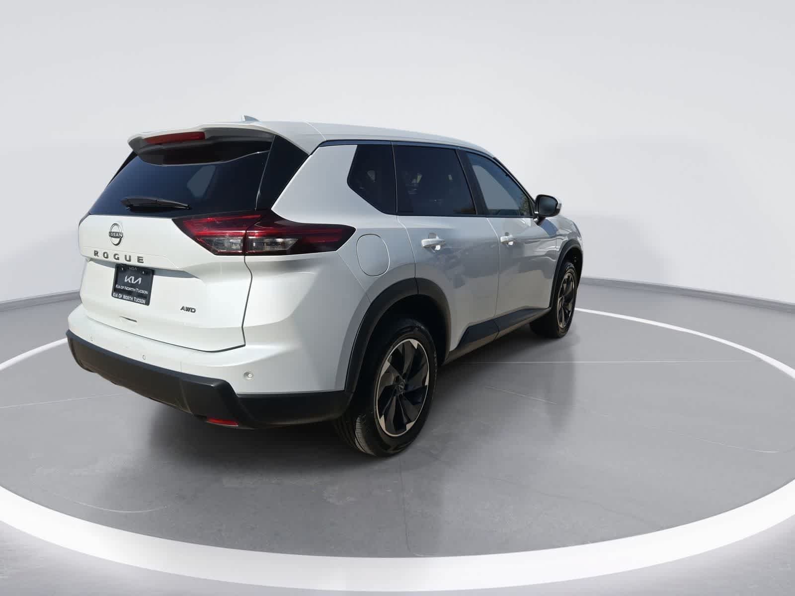 Used 2025 Nissan Rogue SV AWD/4WD image 8