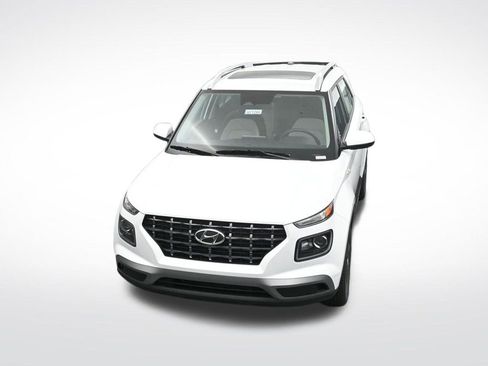 New 2026 Hyundai Venue SEL FWD image 18