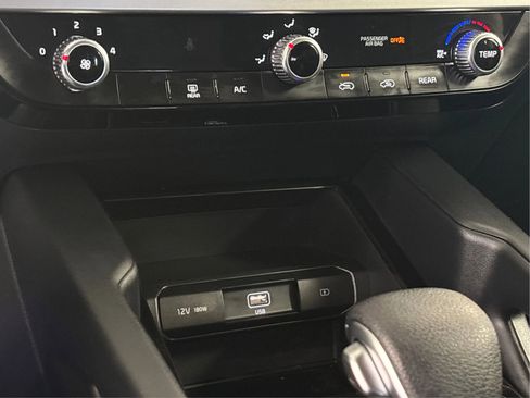 Used 2020 Kia Telluride LX FWD image 37
