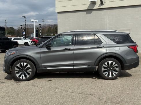 Used 2025 Ford Explorer Platinum w/ LUX Leather Package AWD/4WD image 6
