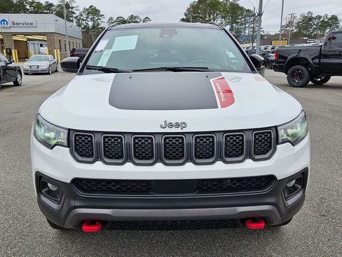 Used 2024 Jeep Compass Trailhawk image 2