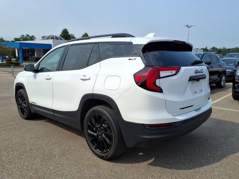 Used 2024 GMC Terrain SLT w/ Tech Package AWD/4WD image 8