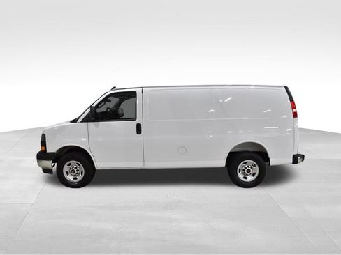 Used 2025 GMC Savana 2500 w/ Driver Convenience Package RWD image 4