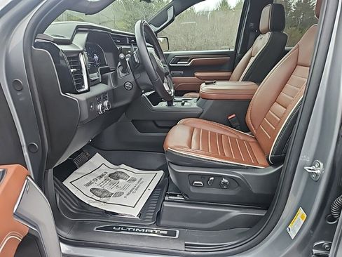 Used 2025 GMC Sierra 1500 Denali Ultimate image 10