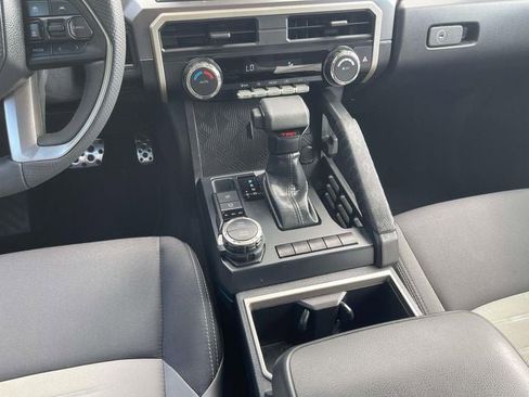 Used 2025 Toyota Tacoma TRD Sport AWD/4WD image 18