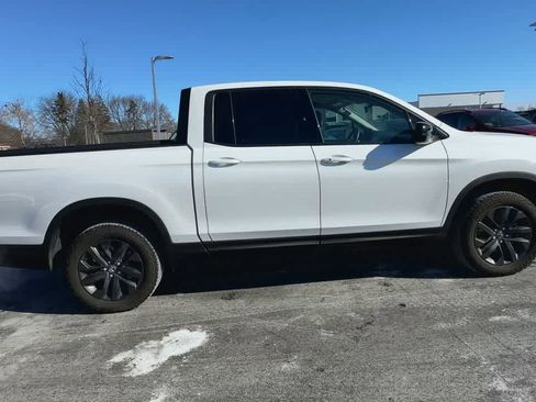 Used 2023 Honda Ridgeline Sport image 9