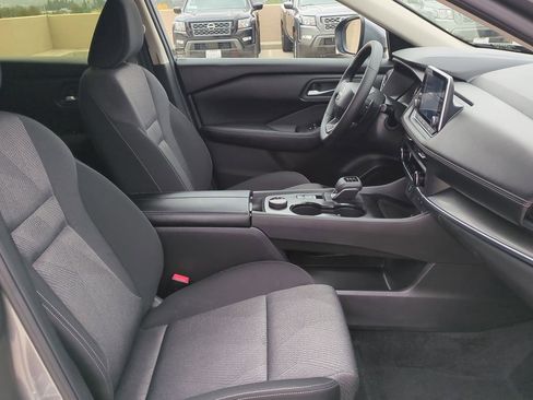 Certified 2025 Nissan Rogue SV image 24