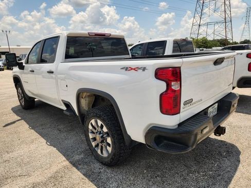 Used 2022 Chevrolet Silverado 2500 Custom w/ Custom Convenience Package AWD/4WD image 3