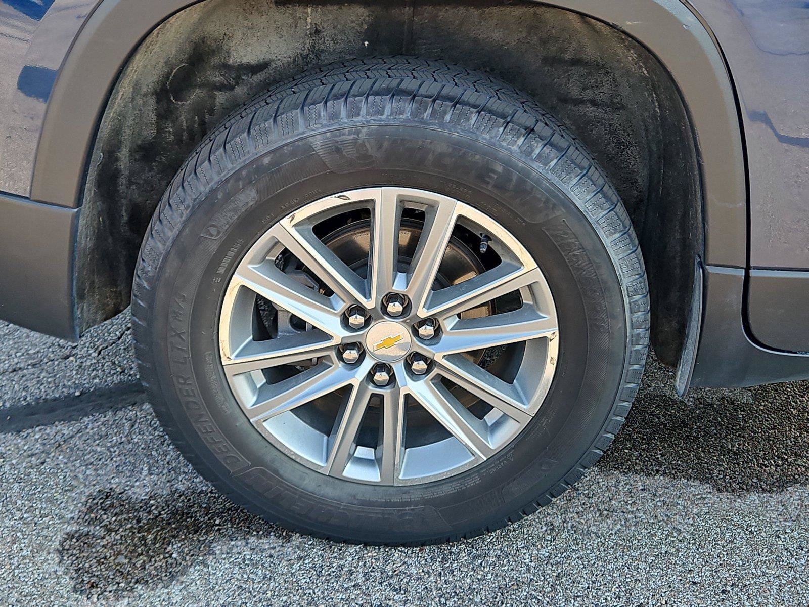 Used 2023 Chevrolet Traverse LT w/ LPO, Floor Liner Package AWD/4WD image 5