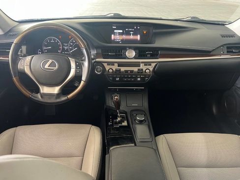 Used 2015 Lexus ES 350 w/ Premium Package FWD image 9