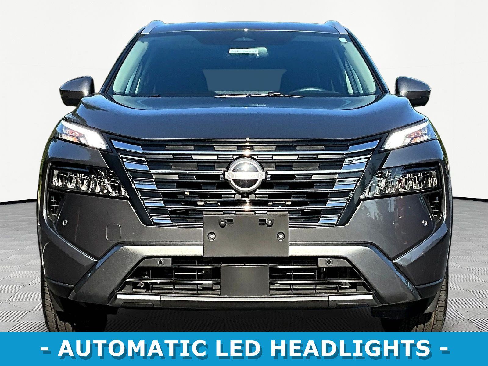 Used 2026 Nissan Rogue SL FWD image 2