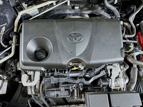 Used 2020 Toyota RAV4 LE FWD image 31