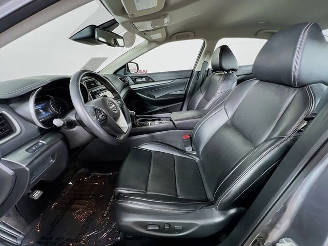Used 2023 Nissan Maxima SV w/ Floor Mat Group FWD image 10