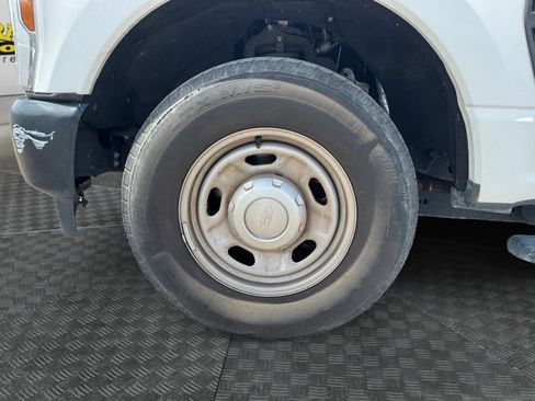Used 2024 Ford F250 XL RWD image 16