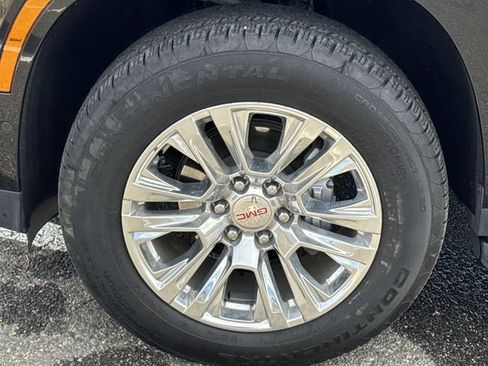 Certified 2025 GMC Yukon Denali image 28