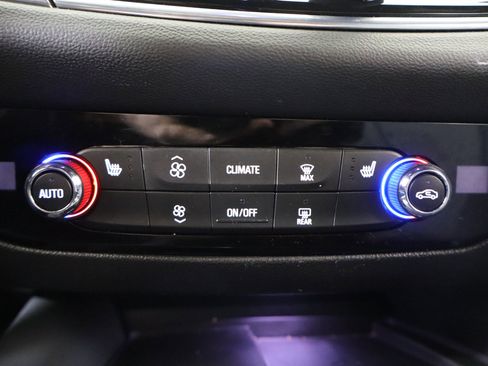 Certified 2024 Buick Enclave Essence w/ Sport Touring Edition image 27