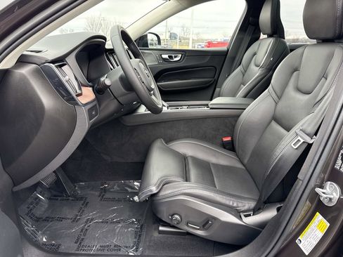 Used 2023 Volvo XC60 B5 Ultimate w/ Climate Package image 23