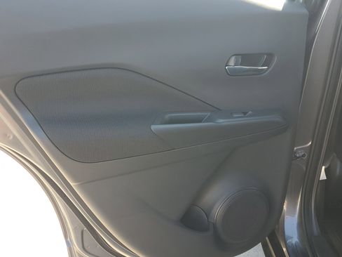 Used 2022 Nissan Kicks SV FWD image 12