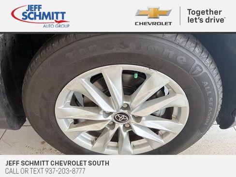 Used 2023 Toyota Corolla Cross LE image 14